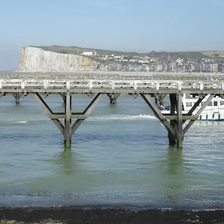 Comfortably Furnished With A Balcony Or Terrace Cayeux-sur-Mer